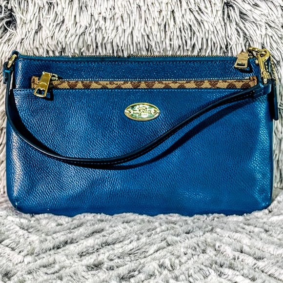 NWOT - COACH (LIGHT GOLD/TEAL) EAST/WEST W/SIGNATURE POP-UP POUCH (F52598) - Picture 2 of 10